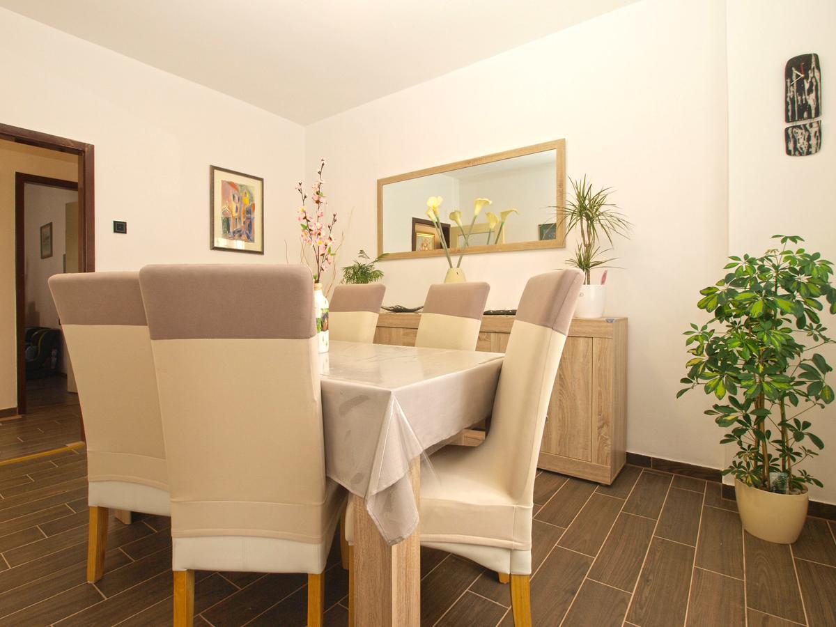 Apartment Luciano 1540 Pola Esterno foto