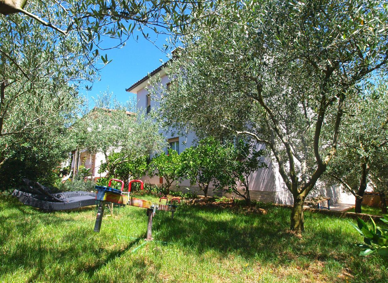 Apartment Luciano 1540 Pola Esterno foto